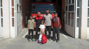 5 Yaşındaki Kız &Ccedil;ocuk, K&ouml;y&uuml; Yangından Kurtardı