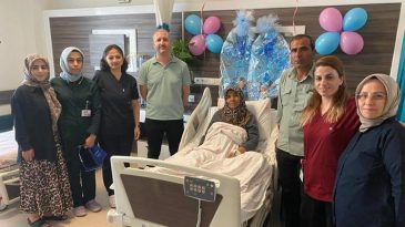 53 Yaşındaki Kadın İkiz Bebek D&uuml;nyaya Getirdi