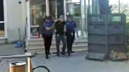 66 Yaşındaki Adam, Eşini Bı&ccedil;aklayarak Katil Oldu