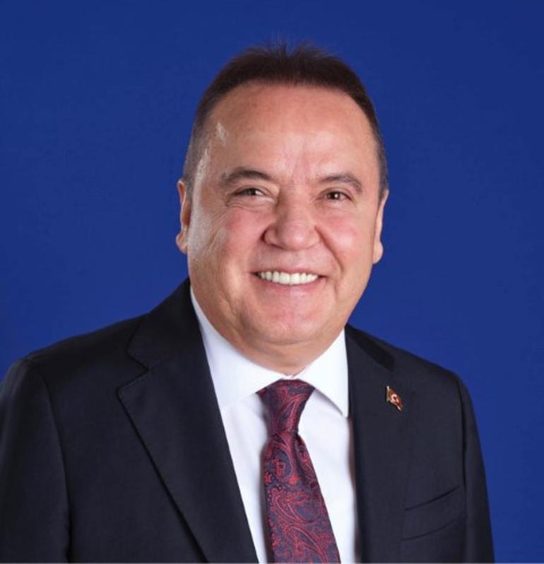 Muhittin Böcek'in oğlu Gökhan Böcek