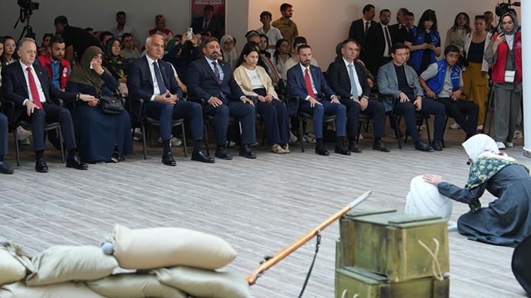 Tiyatro Gösterimi