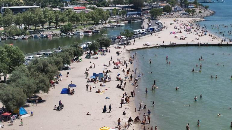 Menekşe Plajı
