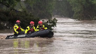 ABD'yi Sel Vurdu! 25 Kişi Hayatını Kaybetti&hellip; Onlarca &Ccedil;ocuk Kayıp