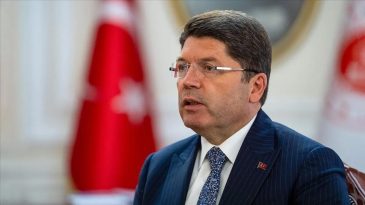 Adalet Bakanı Tun&ccedil;&rsquo;tan silahlı saldırıya uğrayan icra memurlarına ge&ccedil;miş olsun mesajı