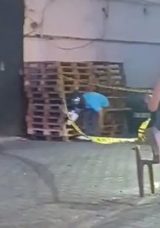 Adana'da Korkun&ccedil; Bir Saldırı Ger&ccedil;ekleşti! &Ouml;nce D&ouml;v&uuml;ld&uuml;, Sonra Bı&ccedil;aklandı