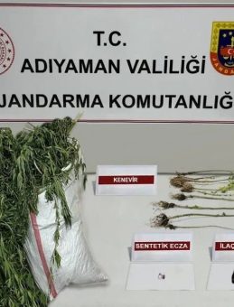 Adıyaman'da Jandarma Uyuşturucu Tacirlerine Operasyon Düzenledi
