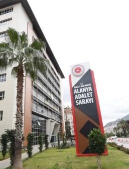 Alanya’da 7 Dolandırıcıya Toplamda 26 Yıl Hapis Cezası Verildi!