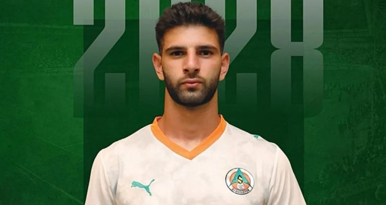 Alanyaspor'da Ümit Akdağ'ın Sözleşmesi 2 Yıl Uzatıldı