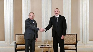 Aliyev ve Paşinyan, Abu Dabi'de Buluştu
