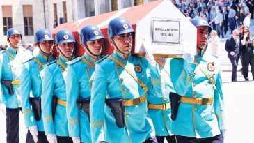 Altan &Ouml;ymen&rsquo;e TBMM&rsquo;de veda t&ouml;reni