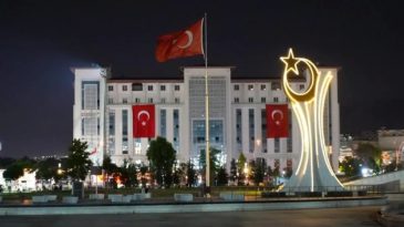 Ankara Emniyeti, 15 Temmuz&rsquo;un direnişinin kalbi oldu: 13 şehidin destanı anıtla &ouml;l&uuml;ms&uuml;zleştirildi