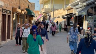 Anormal Sıcaklıkların Seyrettiği Şehre Ziyaret&ccedil;i Akını