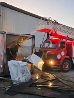 Antalya'da İşçilerin Kaldığı Konteynerde Yangın Çıktı