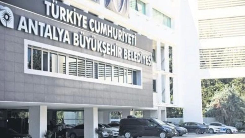 Antalya’da Rüşvet Operasyonu: 3 Kişi Gözaltına Alındı