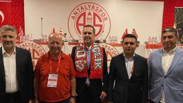 Antalyaspor'dan transfer müjdesi! Resmen açıklandı