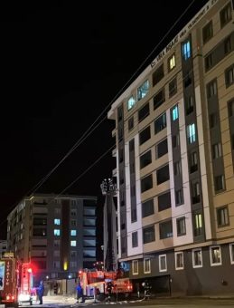 Apartmanda Yangın Yangını Kontrol Altına Alındı