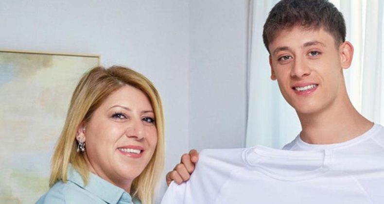 Arda Güler, Annesiyle Reklam Önünde!