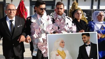 Aşiret D&uuml;ğ&uuml;n&uuml;nde Şaşırtan Hediye: Milyonlarca Lira Değerinde Takı ve 1.5 Kilo Altın