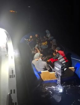 Ayvacık Açıklarında Çocuklar da Dahil 36 Kaçak Göçmen Yakalandı