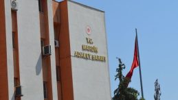 Babasını Bombayla Öldürmeye Çalışan Oğlu ve 3 Arkadaşına 29 Yıla Kadar Hapis Cezası Talebi