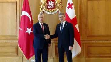 Bakan Bolat, G&uuml;rcistan Cumhurbaşkanı Mikheil Kavelaşvili ile g&ouml;r&uuml;şt&uuml;