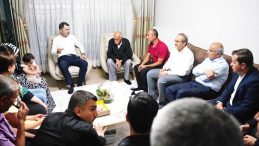 Bakan Kurum Depremzede Ailenin Yeni Evine Misafir Oldu