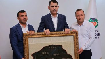 Bakan Kurum'dan Deprem B&ouml;lgesi M&uuml;teahhitlerine Net Mesaj: "Toplantı Değil, İş Yapın!"