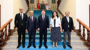 Bakan Tun&ccedil;, DEM Heyeti ile Bir Araya Geldi