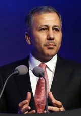 Bakan Yerlikaya: 17 Bin 684 FET&Ouml;'c&uuml; G&ouml;zaltına Alındı, 3 Bin 185'i Tutuklandı
