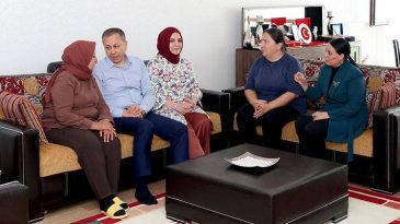 Bakan Yerlikaya, Şehit &Ccedil;arşı ve Mahalle Bek&ccedil;isi Halil Kara'nın Ailesini Ziyaret Etti