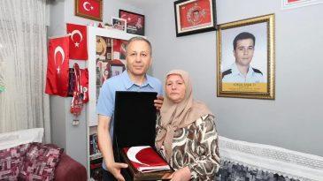 Bakan Yerlikaya Şehit K&ouml;ksal Kaşaltı&rsquo;nın Ailesini Ziyaret Etti
