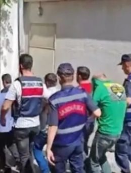 Bakan Yerlikaya'dan Önemli Açıklama! 10 İlde 5 Ayrı Suç Örgütüne Operasyon Düzenlendi: 74 Gözaltı