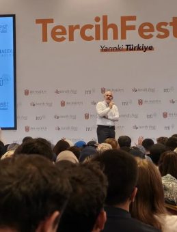 Bakanlar Tercihfest'te Öğrencilerle Buluştu… Üniversite Adaylarına Tecrübe Aktarıldı