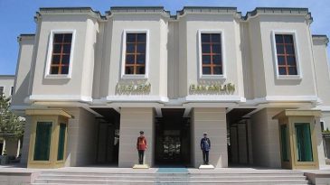 Bakanlıktan 15 Temmuz'da Atat&uuml;rk fotoğraflarının kullanımının yasak olduğu iddiasını yalanlama