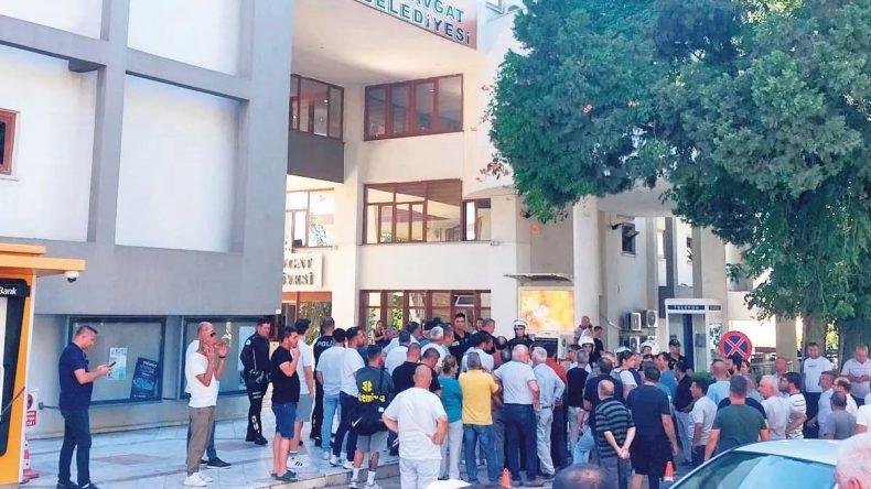 Baklava Kutusundan Rüşvet Ortaya Çıktı
