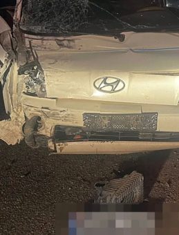 Balıkesir'de Otomobil, Karşı Şeritten Gelen İki Araçla Çarpıştı: 1 Kişi Hayatını Kaybetti, 7 Kişi Yaralandı