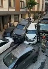 Başakşehir'de Vin&ccedil; Park Halindeki 18 Araca &Ccedil;arptı