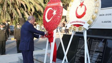 Başkan Erdoğan, KKTC'de Atat&uuml;rk Anıtı'na &Ccedil;elenk Sunduk