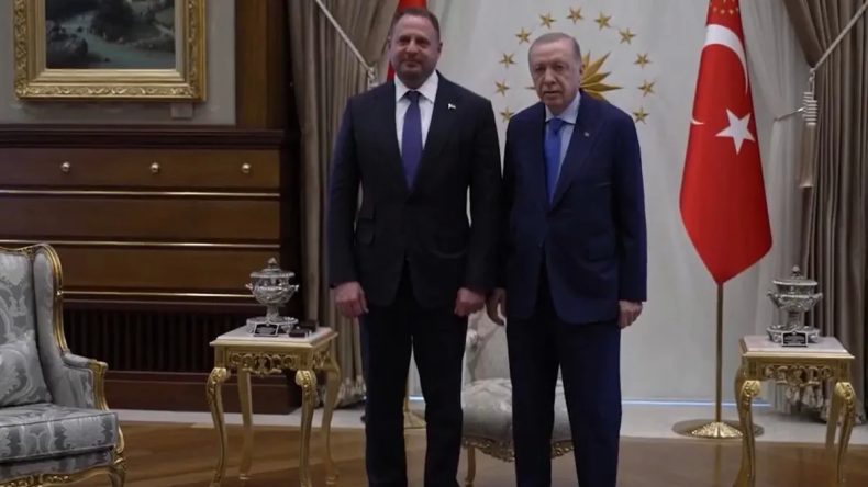 Başkan Erdoğan, Ukrayna Devlet Başkanlığı Ofisi Başkanı Yermak'ı Ağırladı