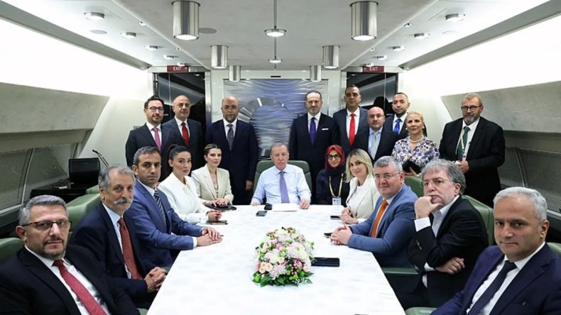 Başkan Erdoğan'dan LGS İddialarına Sert Tepki: "Bu Yavrulara Neden Hakaret Ediyorsun!"