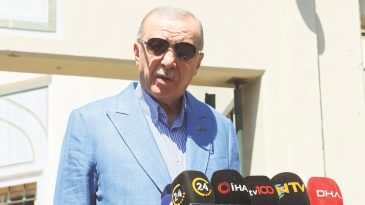 Başkan Erdoğan&rsquo;dan orman yangınları değerlendirmesi: 27 u&ccedil;ak 105 helikopterle m&uuml;cadele s&uuml;r&uuml;yor