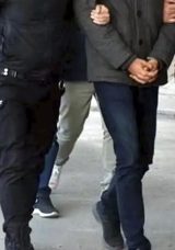 Bayrampaşa'da Uyarılara Rağmen Y&uuml;ksek Sesle M&uuml;zik Dinleyen Grup Polise Saldırdı: 10 G&ouml;zaltı