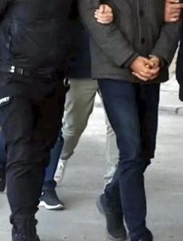 Bayrampaşa'da Uyarılara Rağmen Yüksek Sesle Müzik Dinleyen Grup Polise Saldırdı: 10 Gözaltı