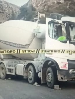 Beton Mikseriyle Çarpışan Motosikletin İçindeki İki Kişi Hayatını Kaybetti