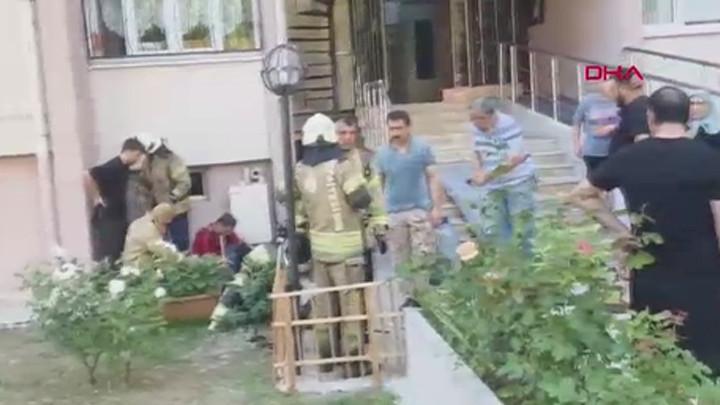 Beylikdüzü'nde Kimyasal Madde Alarmı: 15 Katlı Bina Tahliye Edildi