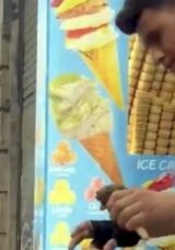 Beyoğlu'nda K&uuml;lah Oyunu ile Kadın Turisti Taciz Eden Dondurmacının İşyeri M&uuml;h&uuml;rlendi