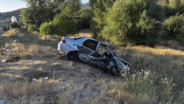 Bingöl’de Endişe Verici Kaza: Otomobil Şarampole Yuvarlandı! 2 Çocuk Dâhil 8 Yaralı!