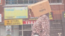 Bir ilimizde sıcaklık 40 dereceyi aştı! Sıcaktan korunmak için bu yöntemi tercih etti | Görenler hayrete düştü
