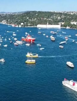 Boğaz'da 15 Temmuz Korteji! 253 Kahraman Şehidin Anısına 253 Tekne…