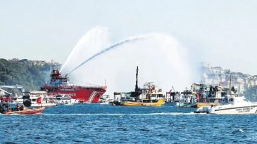 Boğaz&rsquo;da Saygı Ge&ccedil;işi
